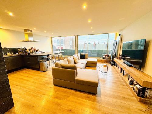 Dunkerque Centre Apartment | Suite Lucia 90m2 avec vue - 2 chb