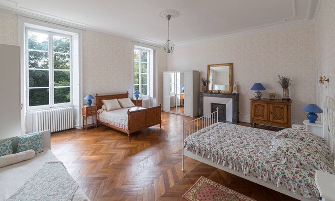 Fontenay-le-Comte House | Suite-Luxury-Ensuite-Pool view-4 étoiles
