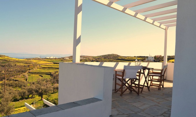 Platis Gialos House | Summer House in Sifnos on the Ancient Footpath