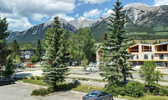 Canmore Condo | Summit Place 4B | Great Value for a Family of 4