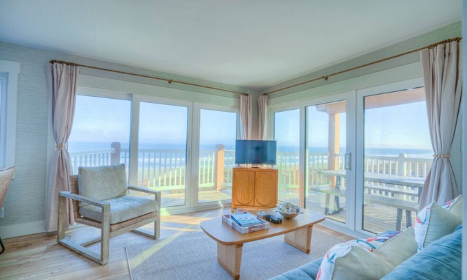 North Carolina Coast Condo | Sun drenched panoramic ocean views 3 king suites