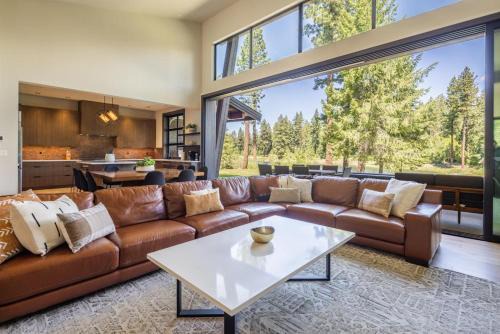Cle Elum House | Suncadia 6 bdrm luxurious with magnificent golf views
