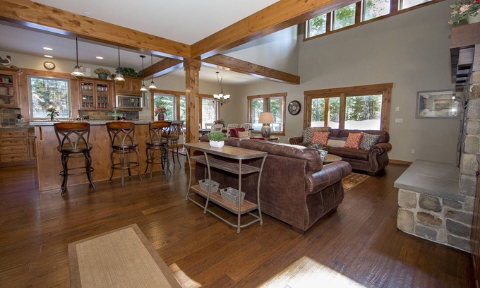 Cle Elum House | Suncadia Home, Sleeps 12, 3Baths, Hot Tub, Bikes, Fire Pit, Pets ok, Open to all