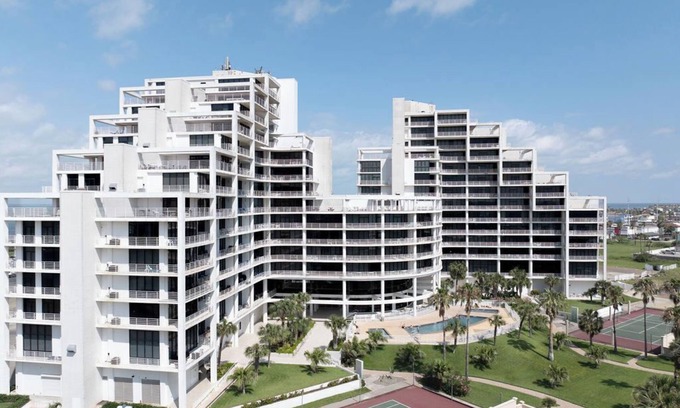 South Padre Island Condo | Sunchase IV by South Padre Resort Rental