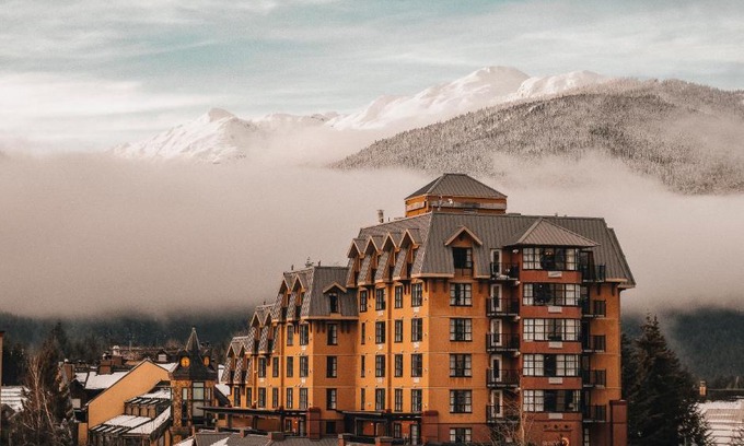 Whistler Village Hotel | Sundial Hotel