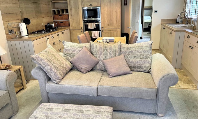 Hamworthy House | Sunflower - premier dog-friendly caravan on Rockley Park