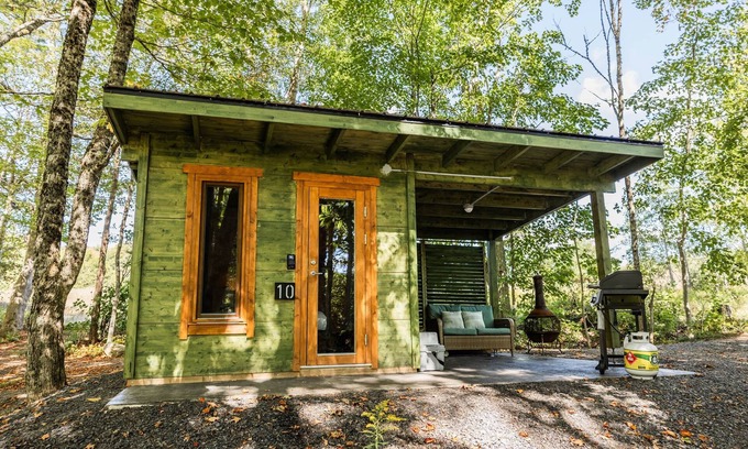 Kings County Cabin | Sunken Escapes Bunny Cabin #10