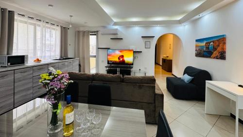 Gzira Apartment | Sunny Apartment Gzira
