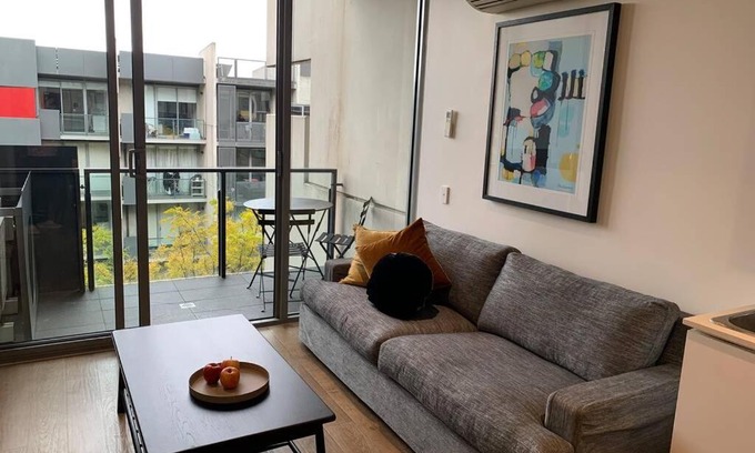 Carlton Apartment | Sunny Balcony Over a Calm Private Garden