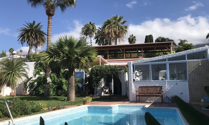 La Victoria de Acentejo House | Sunny chalet, Atlantic and Teide views, free WiFi, garden, pool, barbecue