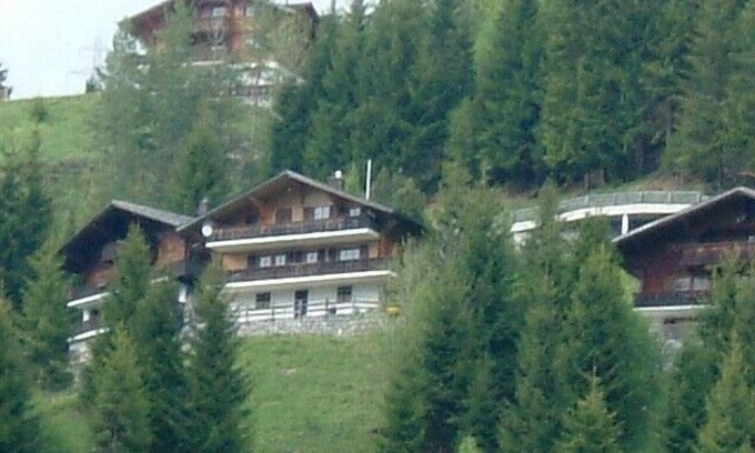 Jaun Ski Chalet | Sunny chalet vacation apartment with a view of the Jaun valley in the west alps