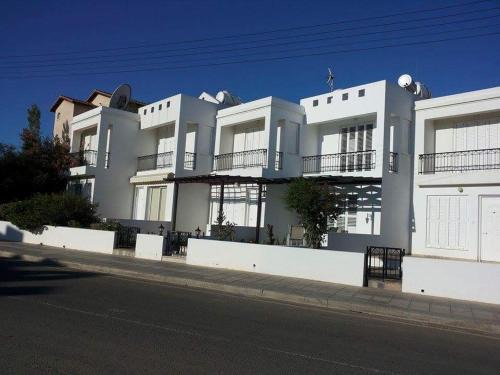 Pernera Apartment | SUNNY COAST