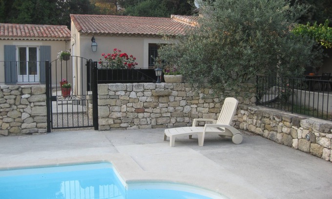 La Motte-dʼAigues House | Sunny olive trees