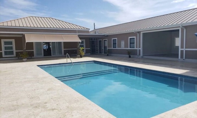 Lucea House | Sunny Seaview at OceanPointe.