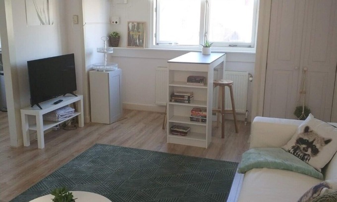 Scheveningen Apartment | Sunny studio circus theater Scheveningen