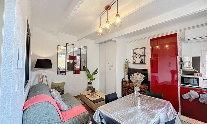 Lamalou-les-Bains Apartment | Sunny Terrace Apartment - 100m from Town Center and Thermal Baths, Pet-Friendly, A/C, WiFi