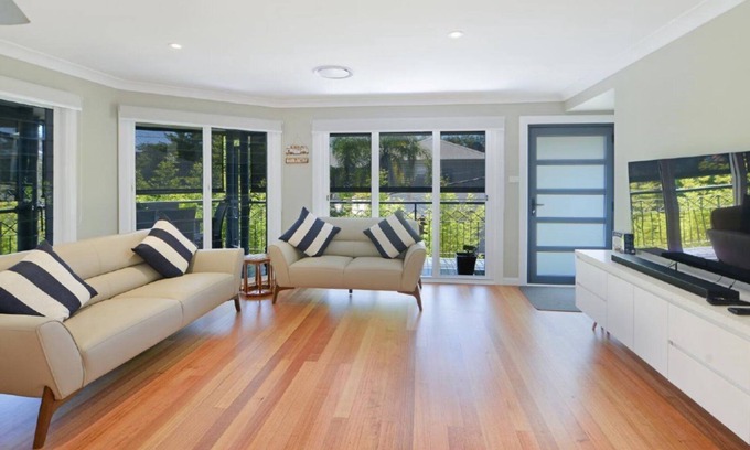 Avoca Beach House | Sunny Time - Light, Bright, Airy & Close to Beach