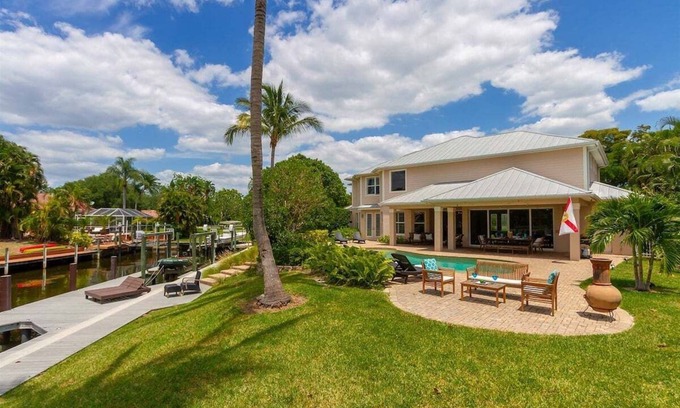 McGregor House | Sunnyside - Pool, Hot Tub & Direct access to River