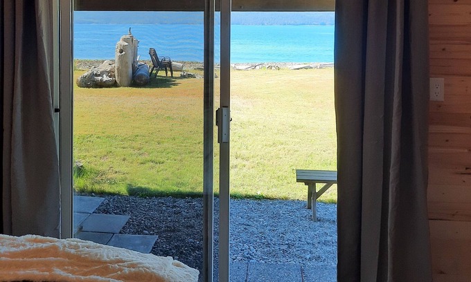 Brew Bay Cabin | Sunray Cabana, private oceanfront getaway!