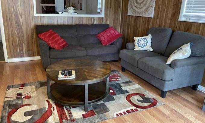 Little Rock House | Sunrise Cozy House -Clean ,Private ,Peaceful- 5 min from the airport , UAMS