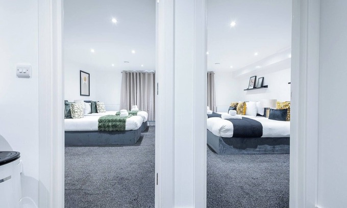 Gravesend Apartment | Sunrise Haven in Kent 2 bed Apartment Sleeps 7