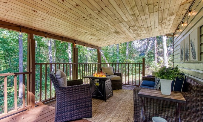 Sevierville Cabin | Sunrise on Sunrise a Quaint & Unique Mountain Cabin