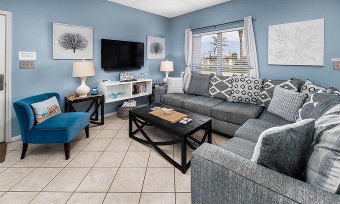 Fort Walton Beach Condo | Sunset Cottages 5A COZY Cottage! Just steps to pool and beach!