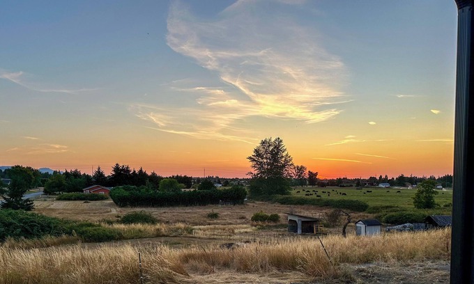 Sequim House | Sunset Farm House in Sequim near Olympic National Park