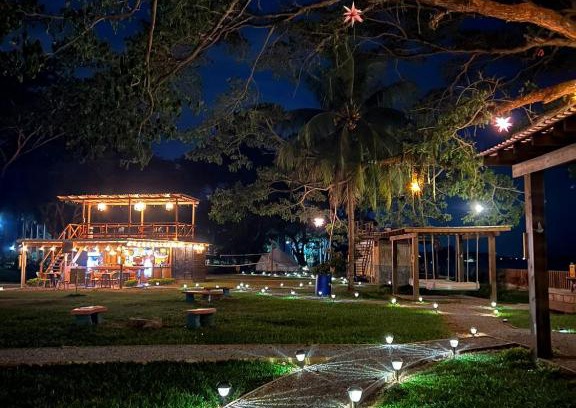 Omoa Hostel | Sunset Hut Hostel
