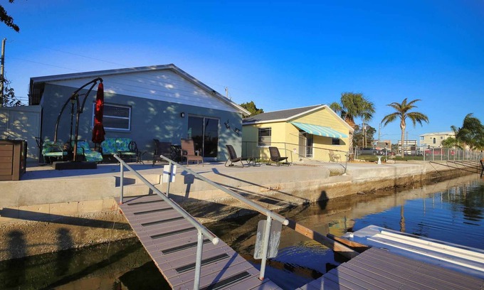 Hudson Beach Estates House | Sunset Lagoon. In the heart of Hudson. Waterfront. 2 minute walk beach/dining