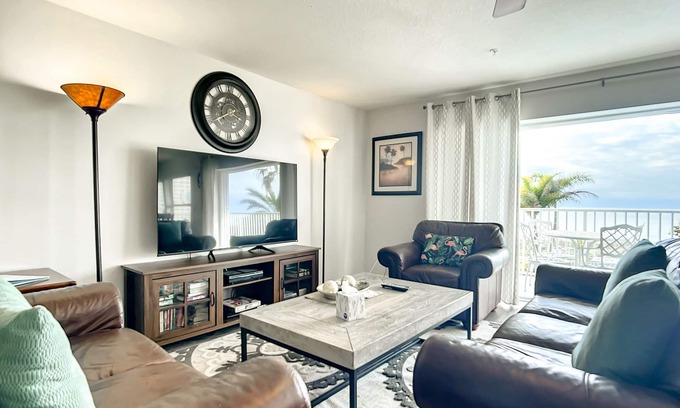 Indian Rocks Beach Condo | Sunset Paradise Condominium 11