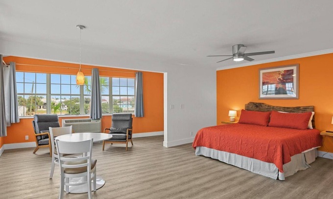 Cedar Key House | Sunset Room-Salinity on Dock St by Fishing Pier!