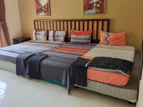 Endah Apartment | sunset studio apartment At Goldcoast morib