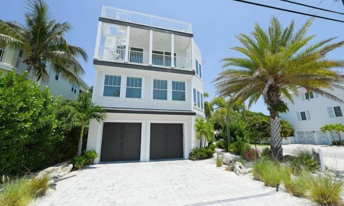 Bradenton Beach House | Sunset Surf - Wonderful beach views with private pool. Walk to beach and sleeps 16.