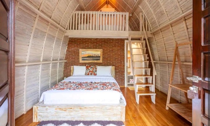 Mendoyo House | Sunsets at Sumbul