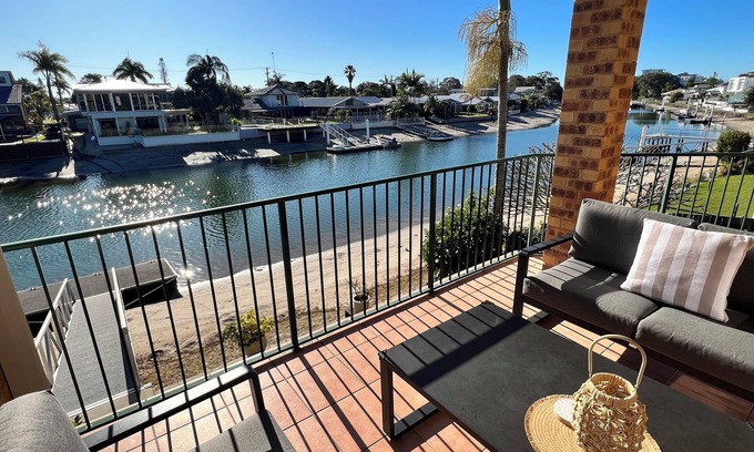 Maroochydore Apartment | 'Sunsets on Maroochy' - Canal Living!