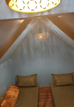 Old Manali Bed & Breakfast | Sunshine Cafe