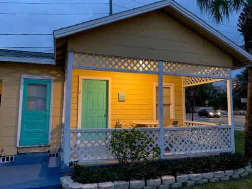 Indian Rocks Beach House | Sunshine Cozy Cottage