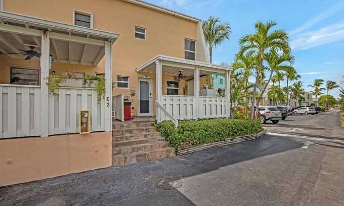Key Largo Condo | Suntastic - Salt Water Lagoon Front 2 Bedroom in popular OCEAN FRONT Kawama