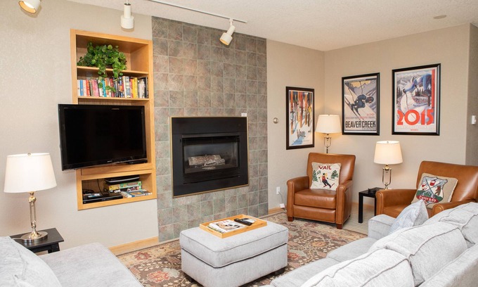 Vail Condo | Sunvail Condos 13E - Wonderful & Unbeatable Location, Heated Pool and Hot Tubs