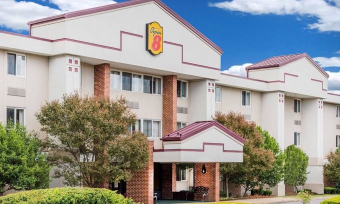 State College Hotel | Super 8 by Wyndham State College