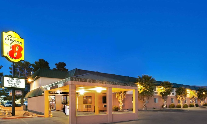 Alamogordo Hotel | Super 8 by Wyndham Alamogordo/White Sands