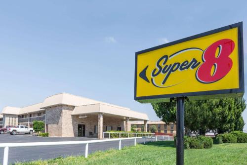 Clovis Hotel | Super 8 by Wyndham Clovis