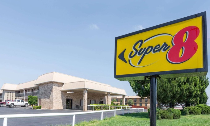 Clovis Hotel | Super 8 by Wyndham Clovis