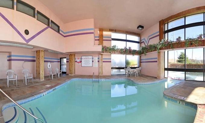 Hermitage Hotel | Super 8 by Wyndham Hermitage Nashville