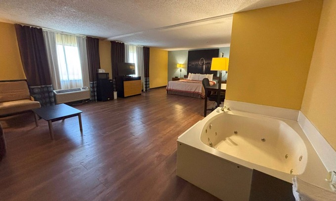 O'Fallon Hotel | Super 8 by Wyndham O'Fallon