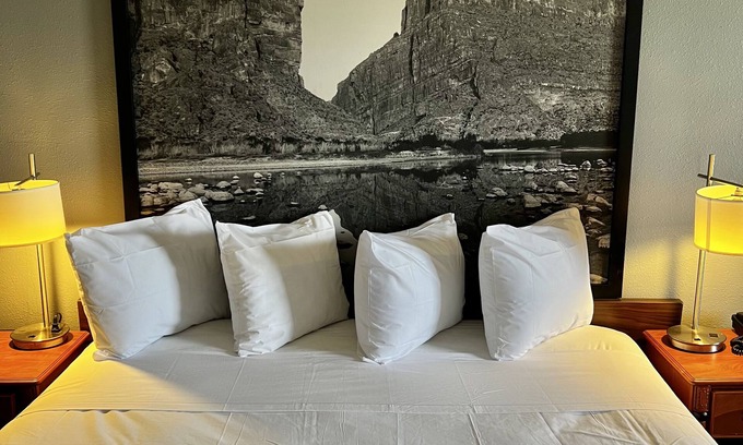 Sealy Hotel | Super 8 by Wyndham Sealy