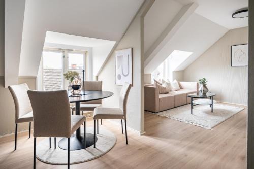 Trondheim Apartment | Super Central renovated flat, next to Solsiden, Free Private Parking right outside !