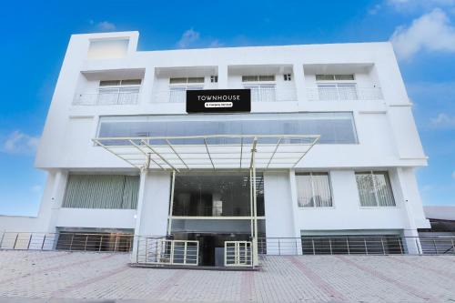 Khattalwada Hotel | Super Townhouse Tender Village Formerly Seven Seas