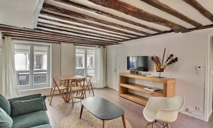 Bonne-Nouvelle Apartment | Superb 2-bedroom apartment HEART of Paris - 10m walk from Le Louvre Museum